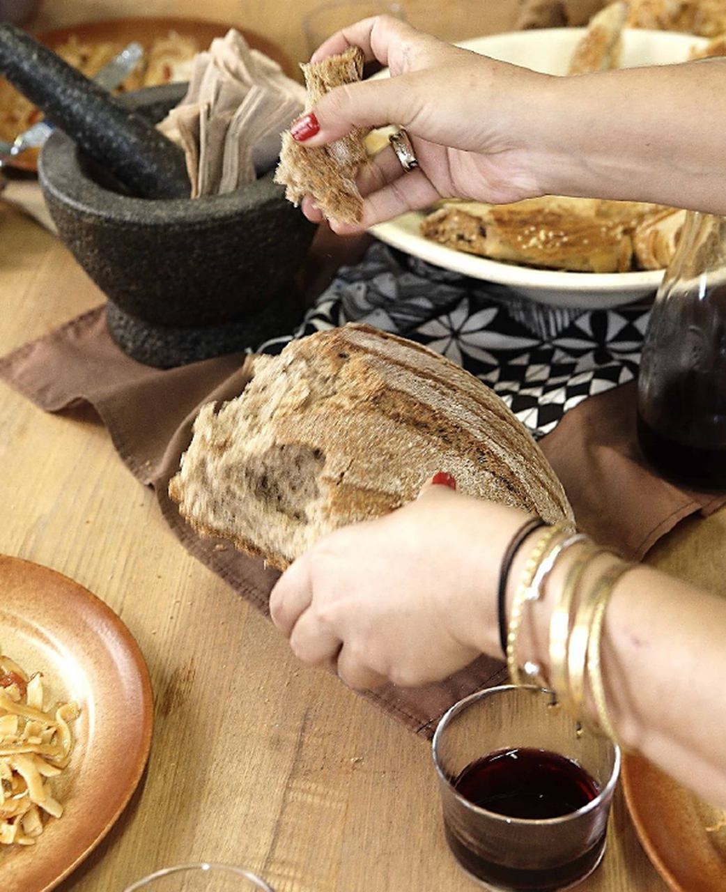 private experience Olive Oil Tasting Family Workshop kidslovegreece Athens Greece premium quality