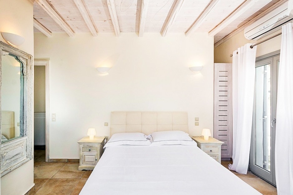 Sophia residence Ornos bay kids love greece accommodation for families Cyclades spacious family vacation villa in Mykonos island