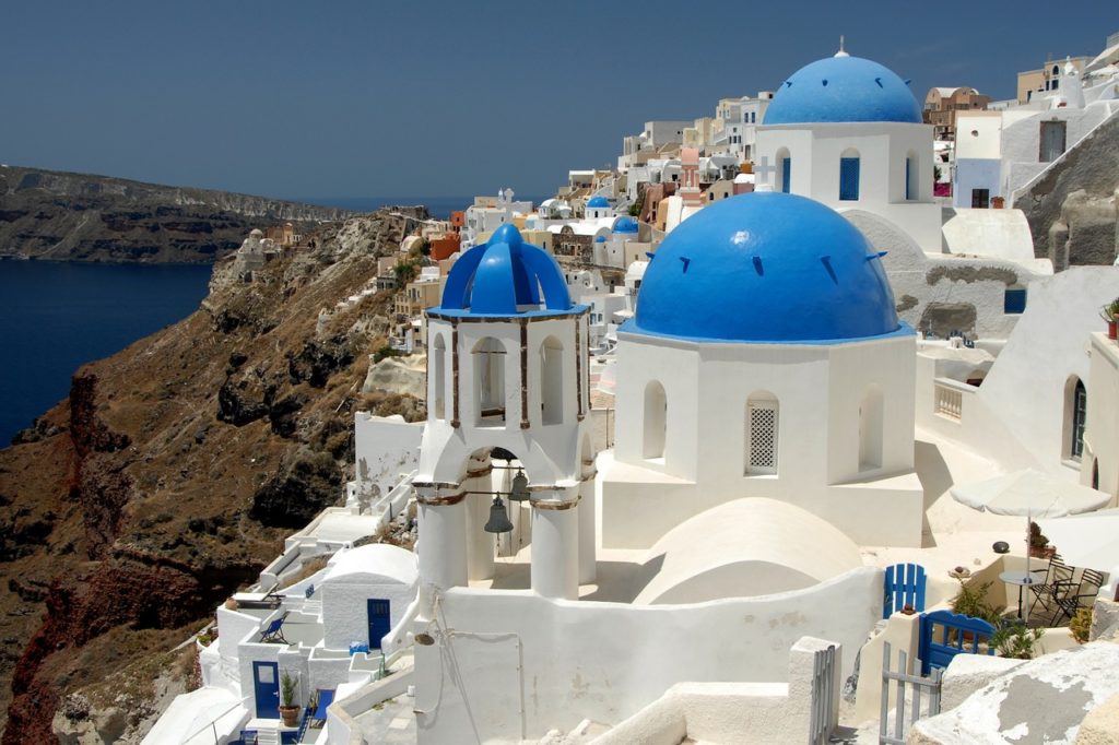 The best time of year to visit Santorini for families