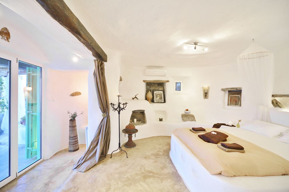 the Drakothea family residence in Myconos island kids love greece accommodation for families luxury villa cyclades