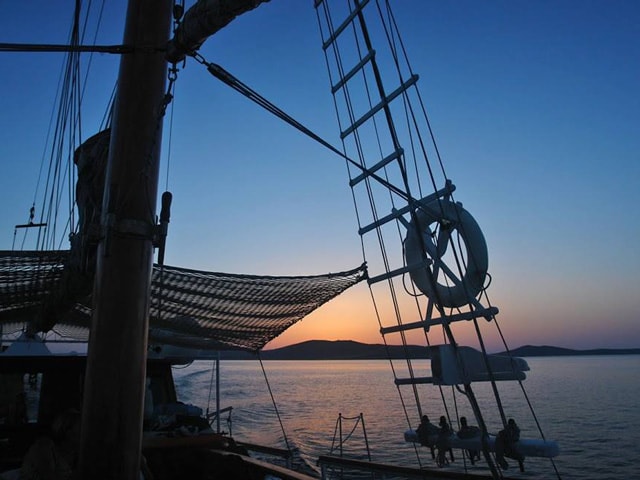 kids love greece activities for families Mykonos family cruises sunset Delos island little Venice Cyclades