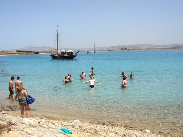 private family sailing trip from Mykonos Cyclades Ornos Psarou Super Paradise south beaches Platys Gyalos Elia kids love greece activities for families