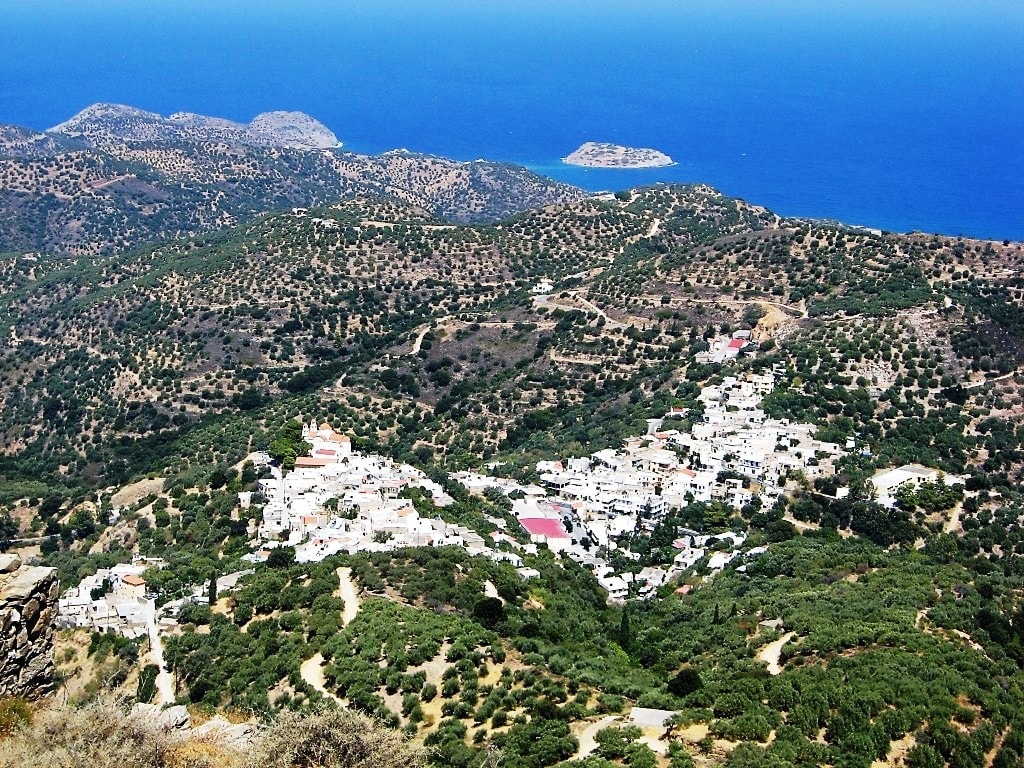 kids love greece Excavations and Stories from the Past Family Tour Crete activities for families