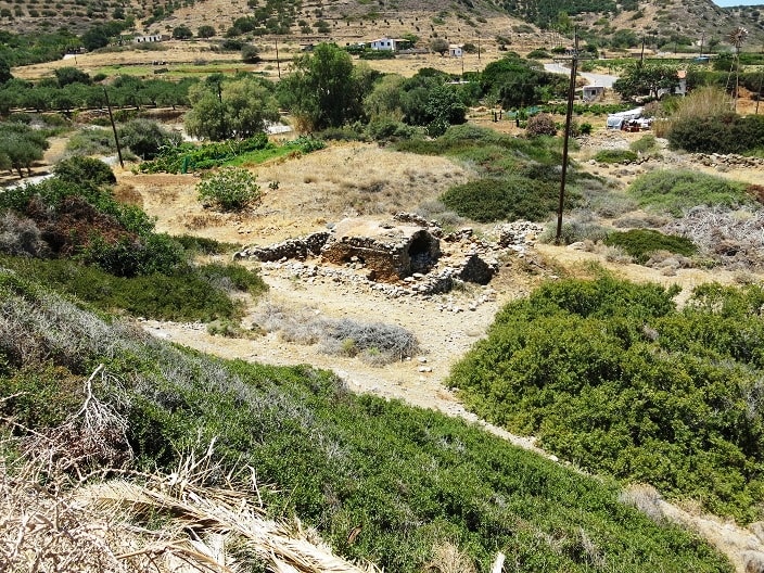 Excavations and Stories from the Past Family Tour activities for families Crete kids love greece