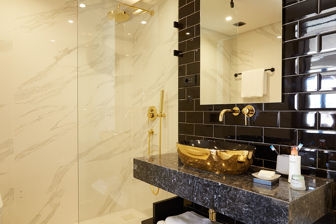 Domes of Elounda Marriott Autograph collection hotel Crete popular families seeking luxurious accommodation Lassithi Spinalonga 5 star kidslovegreece kids children sandy beach