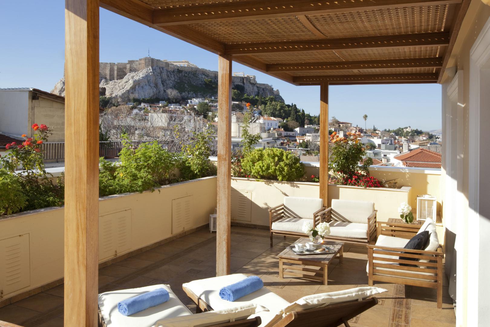 Electra Palace Athens hotel kidslovegreece centrally located Plaka Greece families luxury accommodation kids outdoor pool