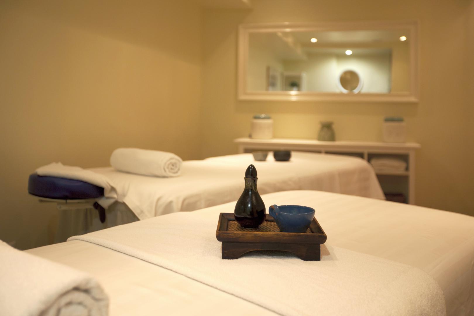 Electra Palace Athens hotel kidslovegreece centrally located Plaka Greece families luxury accommodation kids outdoor pool