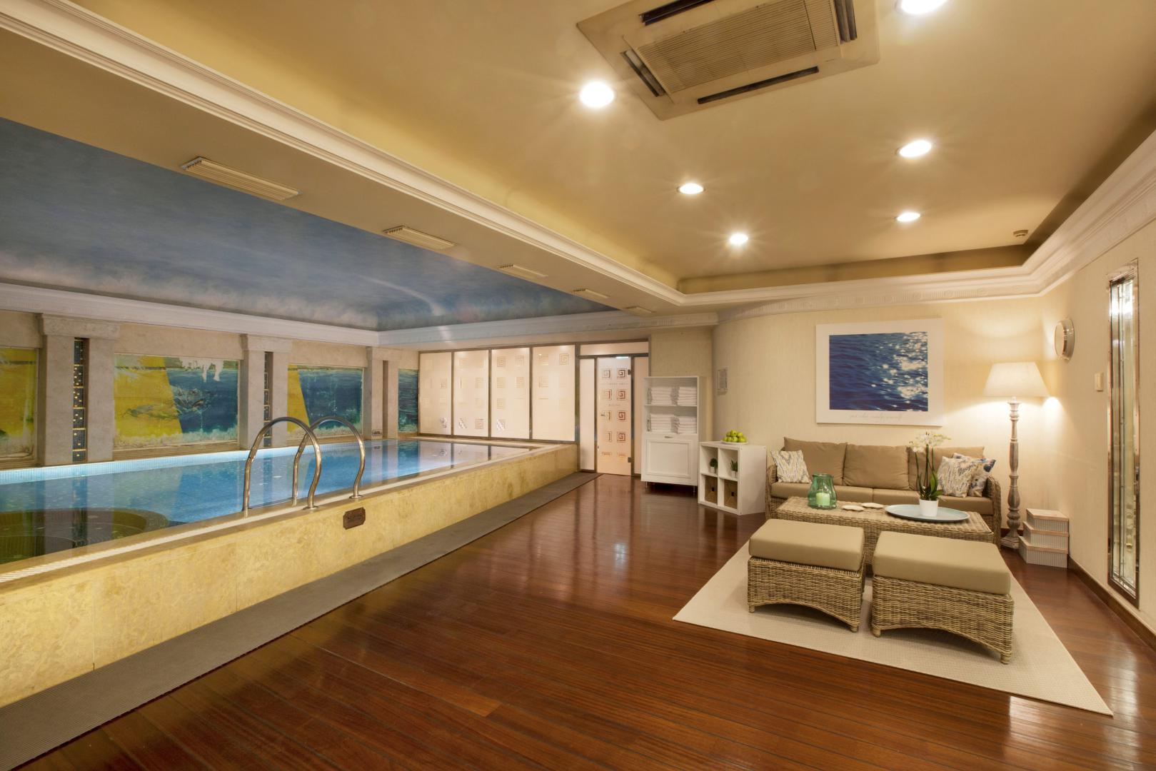Electra Palace Athens hotel kidslovegreece centrally located Plaka Greece families luxury accommodation kids outdoor pool